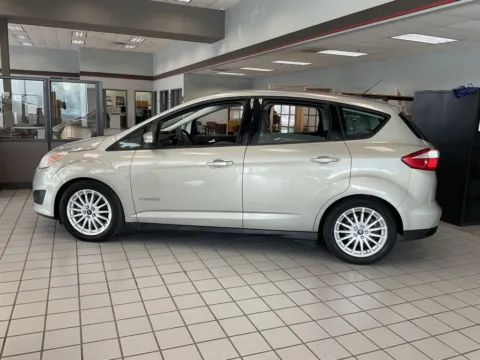 More photos of 2015 Ford C-Max Hybrid SE at Jay Wolfe Auto Outlet, MO