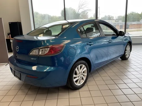 More photos of 2012 Mazda Mazda3 i Touring at Jay Wolfe Auto Outlet, MO