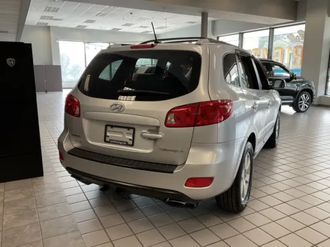 More photos of 2009 Hyundai Santa Fe SE at Jay Wolfe Auto Outlet, MO