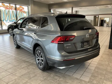 More photos of 2020 Volkswagen Tiguan 2.0T SE at Jay Wolfe Auto Outlet, MO