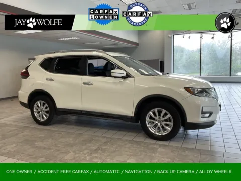 White 2018 Nissan Rogue SV for sale in Kansas City, MO