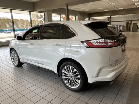 More photos of 2020 Ford Edge Titanium at Jay Wolfe Auto Outlet, MO