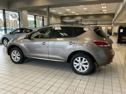 More photos of 2011 Nissan Murano SL at Jay Wolfe Auto Outlet, MO