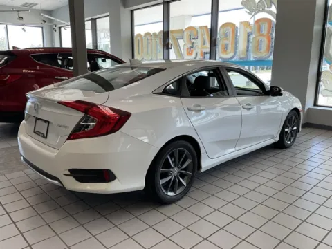 More photos of 2019 Honda Civic EX-L at Jay Wolfe Auto Outlet, MO