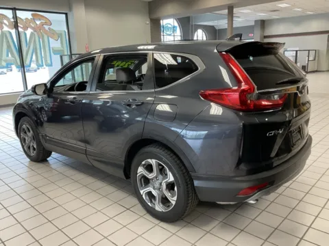 More photos of 2019 Honda CR-V EX-L at Jay Wolfe Auto Outlet, MO