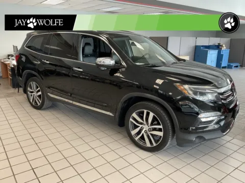 Red 2017 Honda Pilot Touring for sale in Kansas City, MO