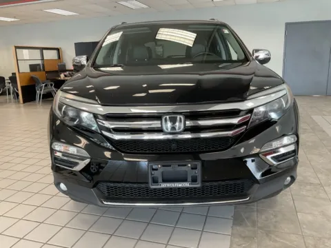Photos of 2017 Honda Pilot Touring for sale in Kansas City, MO at Jay Wolfe Auto Outlet