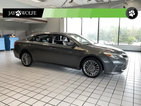 Red 2016 Toyota Avalon for sale in Kansas City, MO