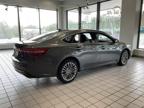 More photos of 2016 Toyota Avalon at Jay Wolfe Auto Outlet, MO