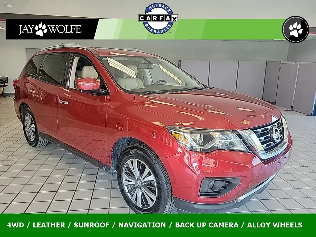 Red 2017 Nissan Pathfinder SL for sale in Kansas City, MO