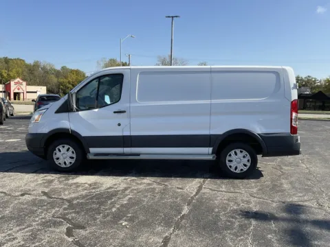 More photos of 2015 Ford Transit-250 at Jay Wolfe Auto Outlet, MO