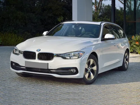 Blue 2017 BMW 3 Series 330i xDrive for sale in Kansas City, MO
