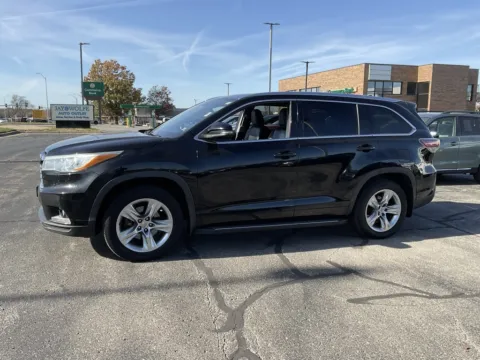 Another view of 2015 Toyota Highlander Limited for sale in Kansas City, MO at Jay Wolfe Auto Outlet