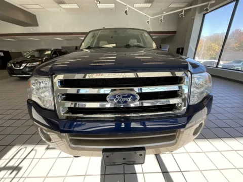 Photos of 2011 Ford Expedition EL XLT for sale in Kansas City, MO at Jay Wolfe Auto Outlet