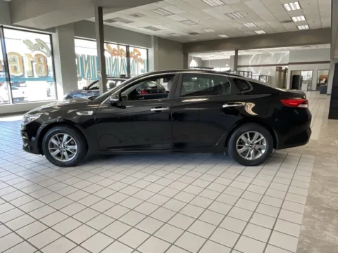 More photos of 2016 Kia Optima LX at Jay Wolfe Auto Outlet, MO