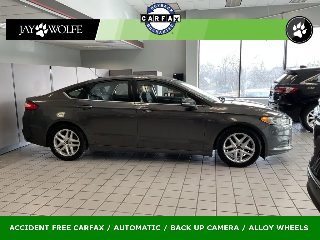 2016 Ford Fusion SE