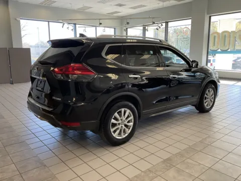 More photos of 2017 Nissan Rogue SV at Jay Wolfe Auto Outlet, MO