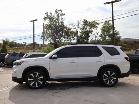 Another view of 2025 Honda Pilot Touring for sale in Kansas City, MO at Jay Wolfe Honda