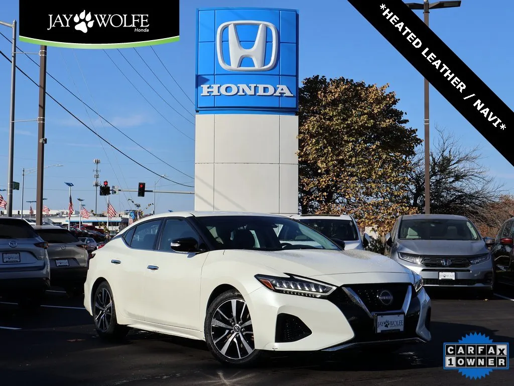 2023 Nissan Maxima SV's photo