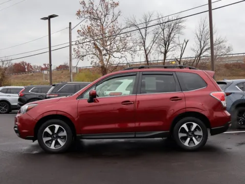 More photos of 2018 Subaru Forester Limited at Jay Wolfe Honda, MO