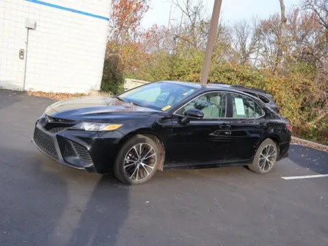 More photos of 2019 Toyota Camry SE at Jay Wolfe Honda, MO