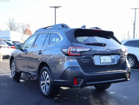 More photos of 2022 Subaru Outback Premium at Jay Wolfe Honda, MO