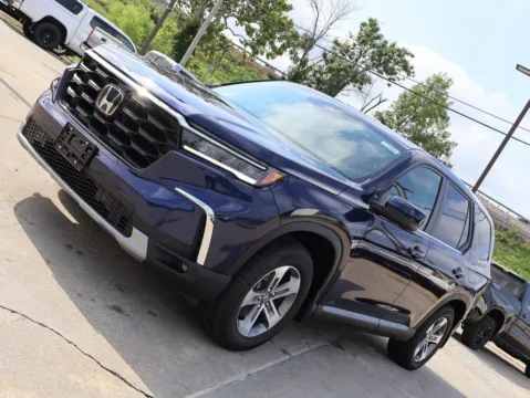 Another view of 2025 Honda Pilot EX-L for sale in Kansas City, MO at Jay Wolfe Honda