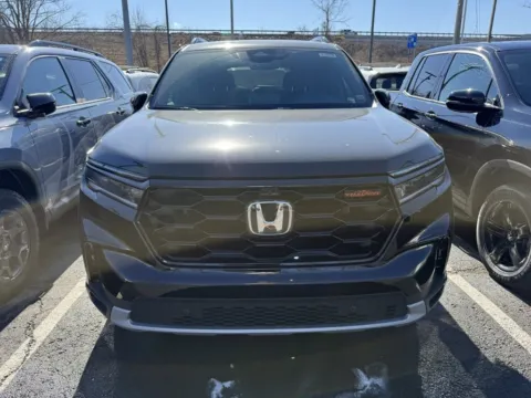 Photos of 2025 Honda Pilot TrailSport for sale in Kansas City, MO at Jay Wolfe Honda