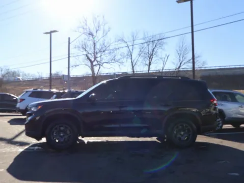 More photos of 2025 Honda Pilot TrailSport at Jay Wolfe Honda, MO