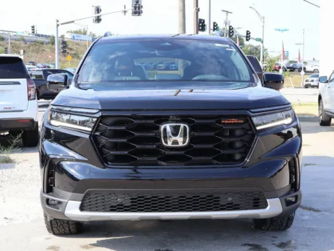 Photos of 2025 Honda Pilot TrailSport for sale in Kansas City, MO at Jay Wolfe Honda