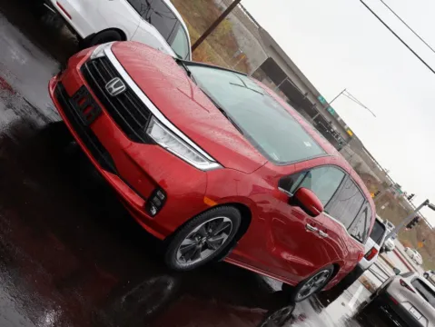 Another view of 2023 Honda Odyssey Elite for sale in Kansas City, MO at Jay Wolfe Honda