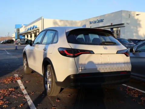 More photos of 2024 Honda HR-V LX at Jay Wolfe Honda, MO