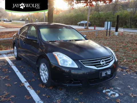 Black 2012 Nissan Altima 2.5 S for sale in Kansas City, MO