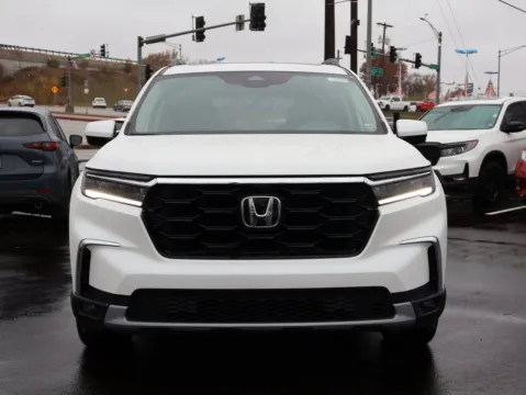 Photos of 2025 Honda Pilot Elite for sale in Kansas City, MO at Jay Wolfe Honda