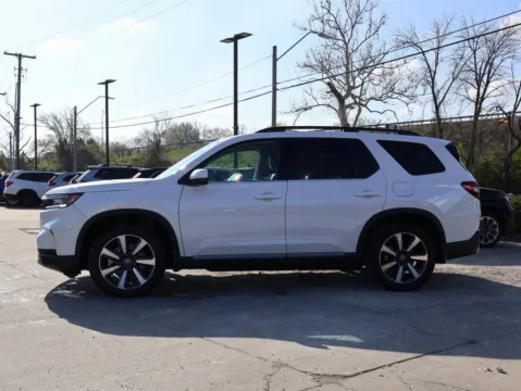 Another view of 2025 Honda Pilot Touring for sale in Kansas City, MO at Jay Wolfe Honda