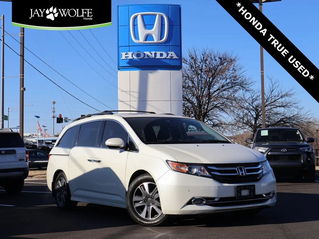 2016 Honda Odyssey Touring Elite's photo