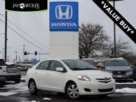 White 2008 Toyota Yaris for sale in Kansas City, MO