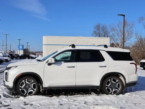 More photos of 2023 Hyundai Palisade Limited at Jay Wolfe Honda, MO