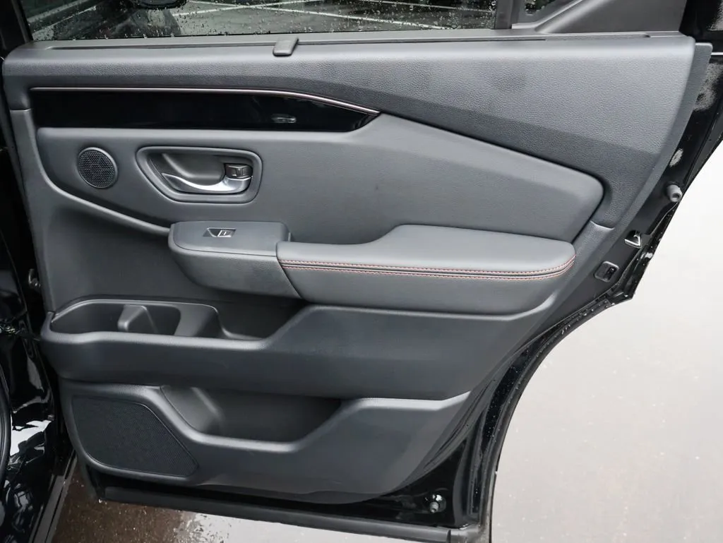 2025 Honda Pilot TrailSport - Photo 15
