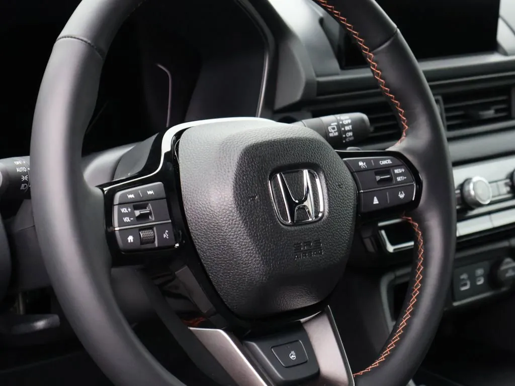 2025 Honda Pilot TrailSport - Photo 19