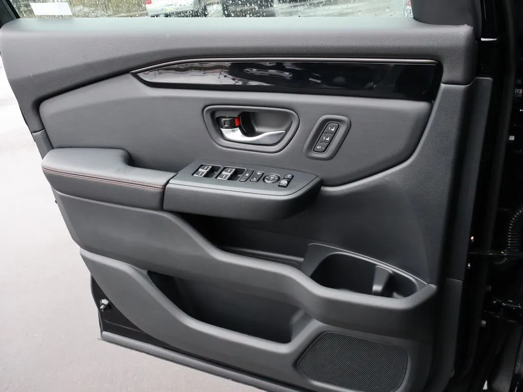2025 Honda Pilot TrailSport - Photo 32