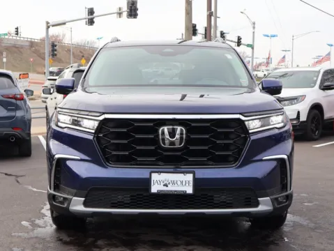 Photos of 2025 Honda Pilot Touring for sale in Kansas City, MO at Jay Wolfe Honda