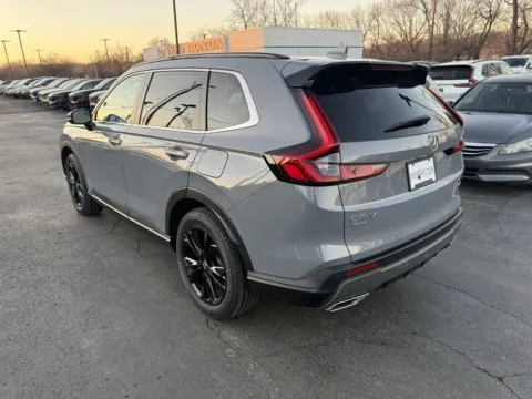 More photos of 2023 Honda CR-V Hybrid Sport Touring at Jay Wolfe Honda, MO