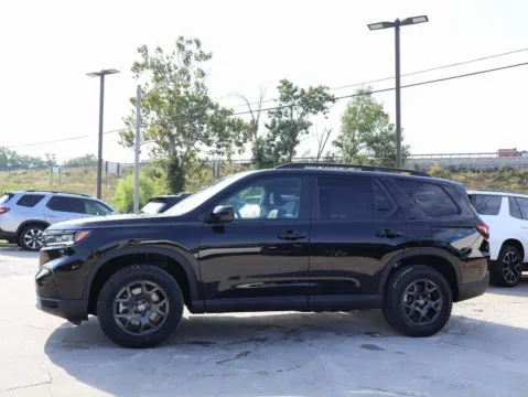 Another view of 2025 Honda Pilot TrailSport for sale in Kansas City, MO at Jay Wolfe Honda