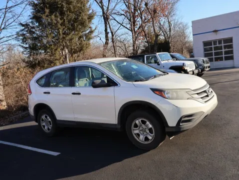 More photos of 2014 Honda CR-V LX at Jay Wolfe Honda, MO