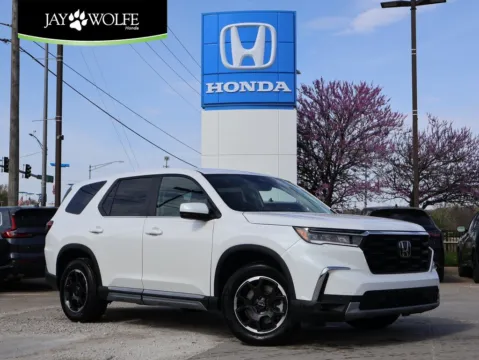 White 2025 Honda Pilot EX-L for sale in Kansas City, MO