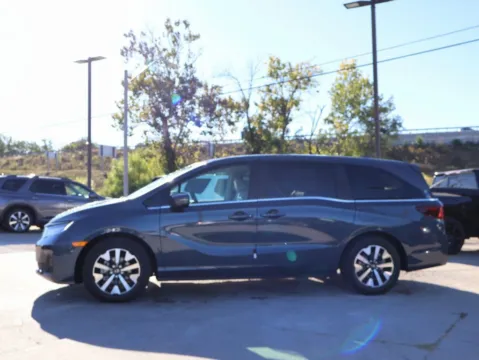 Another view of 2026 Honda Odyssey EX-L for sale in Kansas City, MO at Jay Wolfe Honda