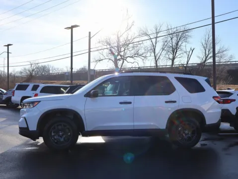 More photos of 2025 Honda Pilot TrailSport at Jay Wolfe Honda, MO