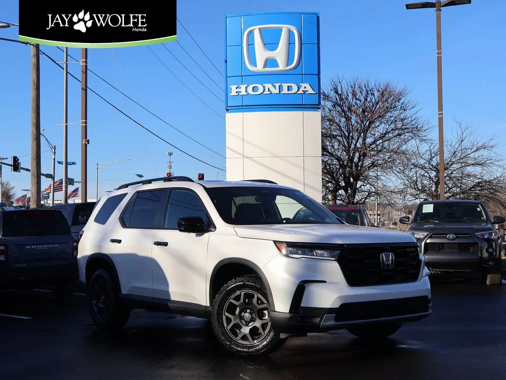 2025 Honda Pilot TrailSport's photo