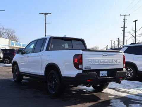 More photos of 2026 Honda Ridgeline Black Edition at Jay Wolfe Honda, MO